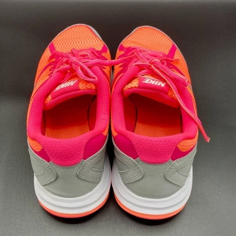 NIKE Dual‎ Fusion 3 running shoe, size 6.5 youth or 8.5 women's.
